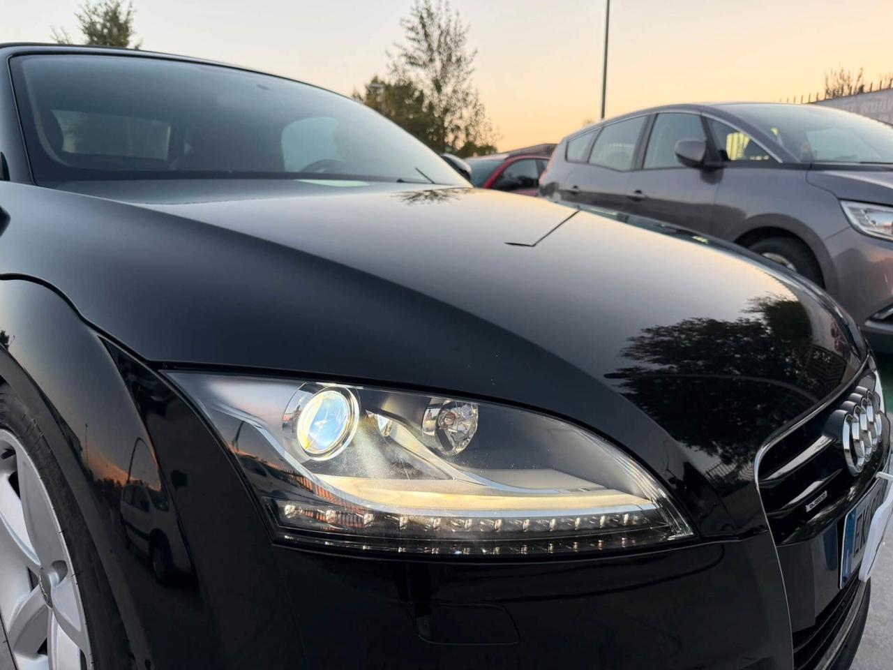 Audi TT -CABRIO- 2.0 Tdi QUATTRO - S LINE
