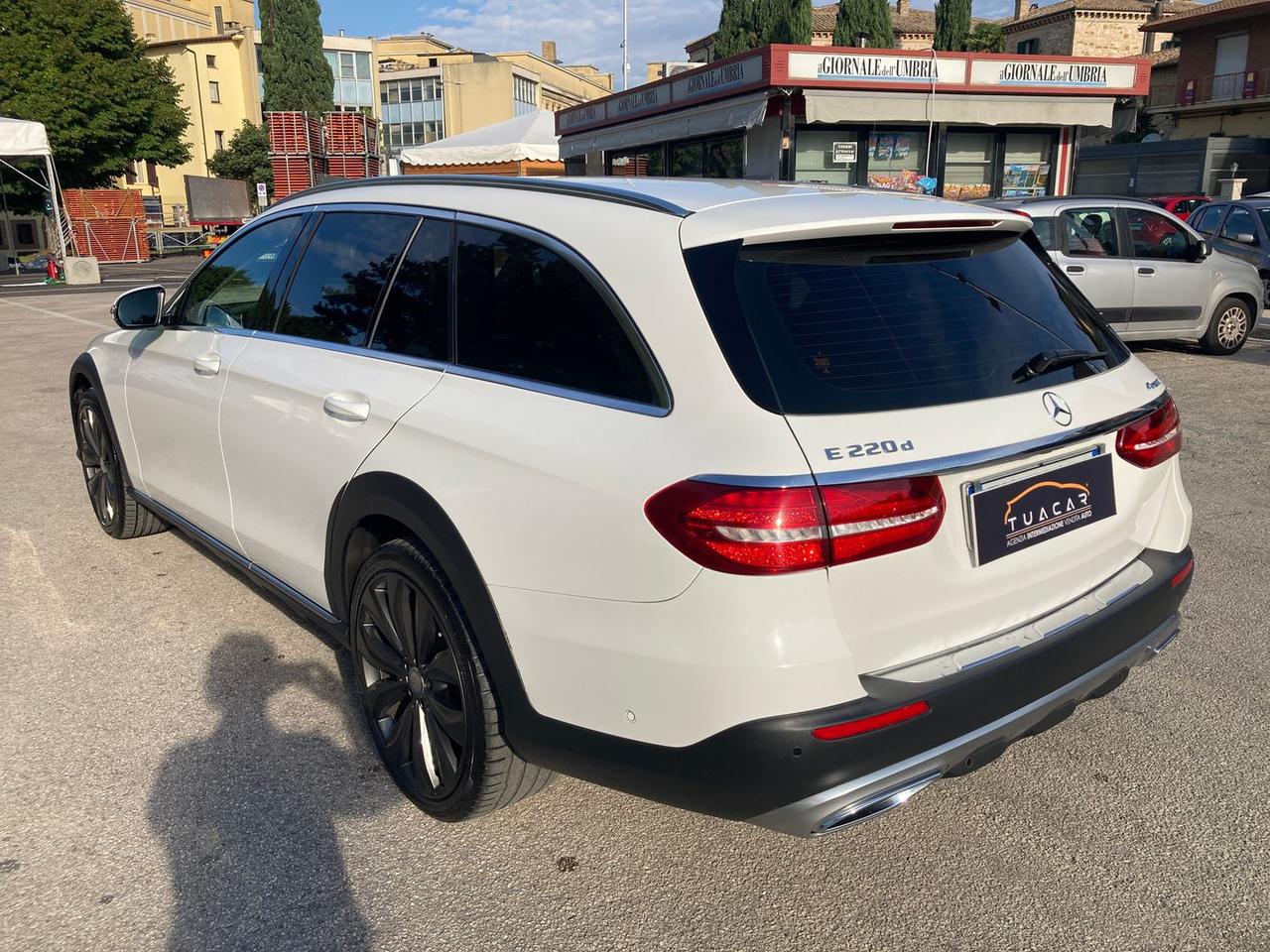 Mercedes-Benz E 220 E-Class E #6086
