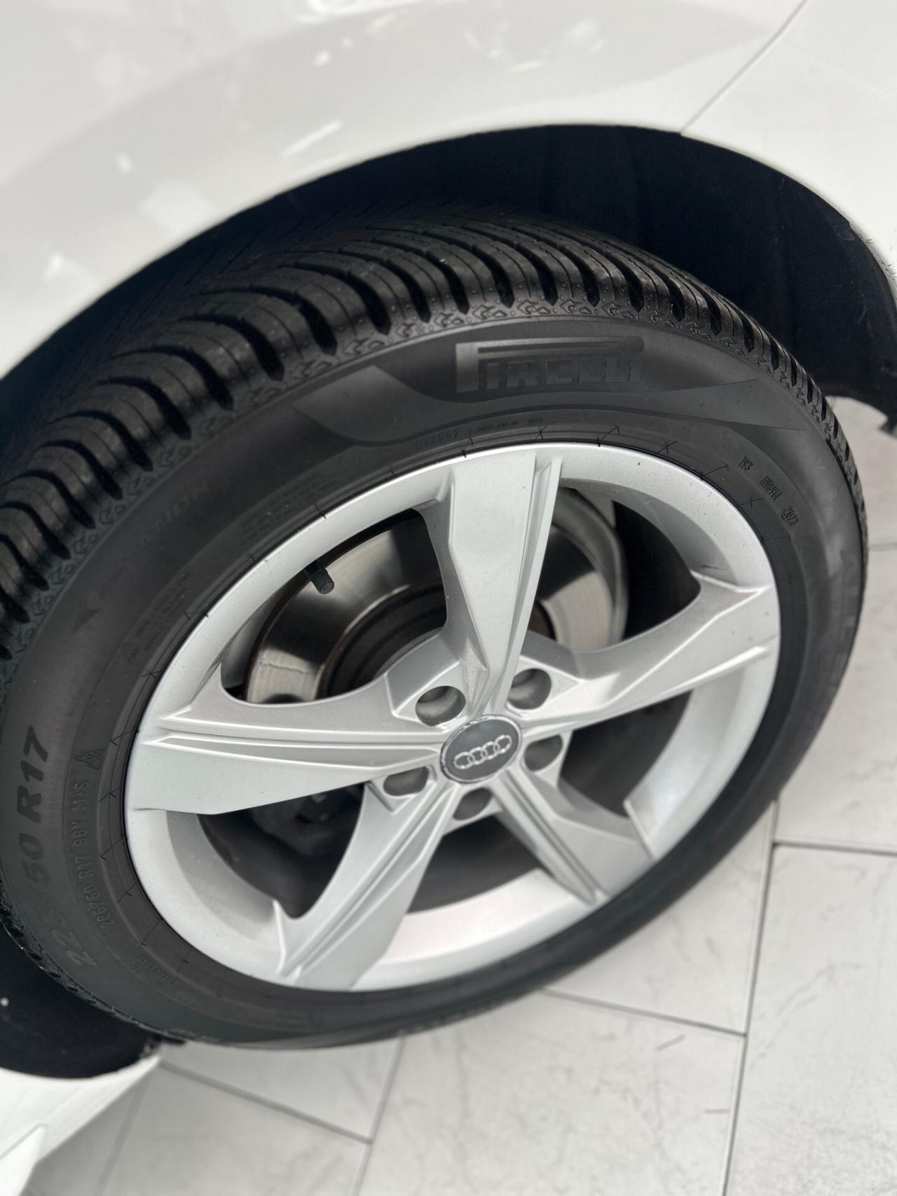 Audi A4 Avant 30 TDI/136 CV S tronic