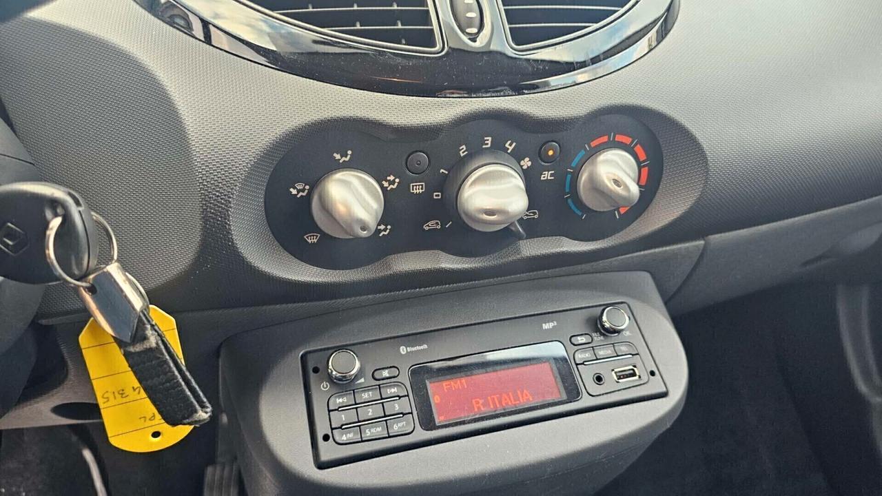 Renault Twingo 1.2 16V Night&Day Neopatentato