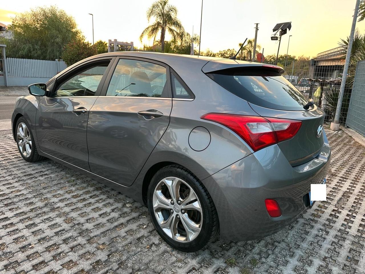Hyundai i30 1.6 CRDi 128 CV 5p. Style-06/2012