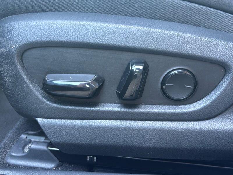 Lexus UX Hybrid F-Sport 2WD