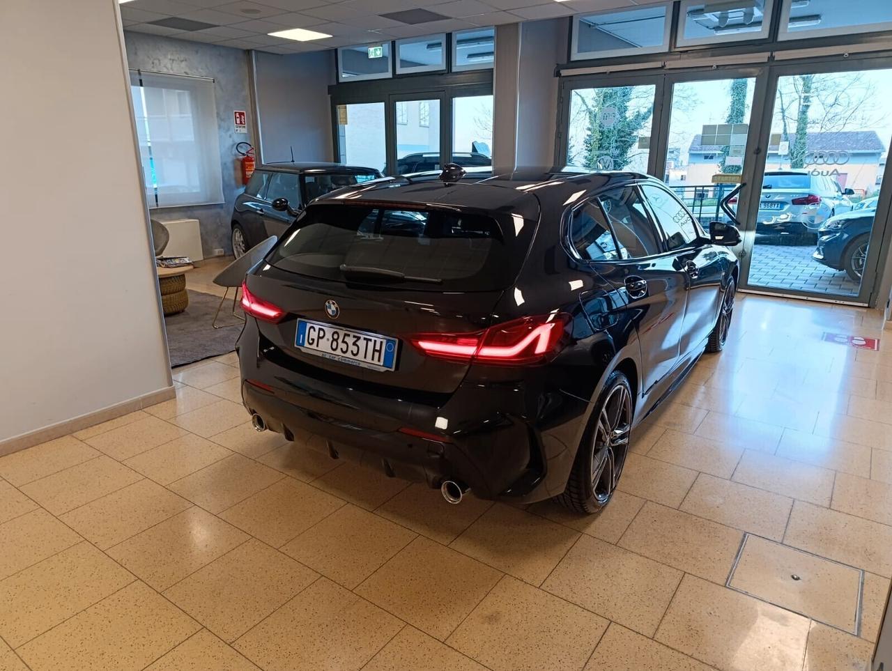Bmw 118 118d 5p. Msport