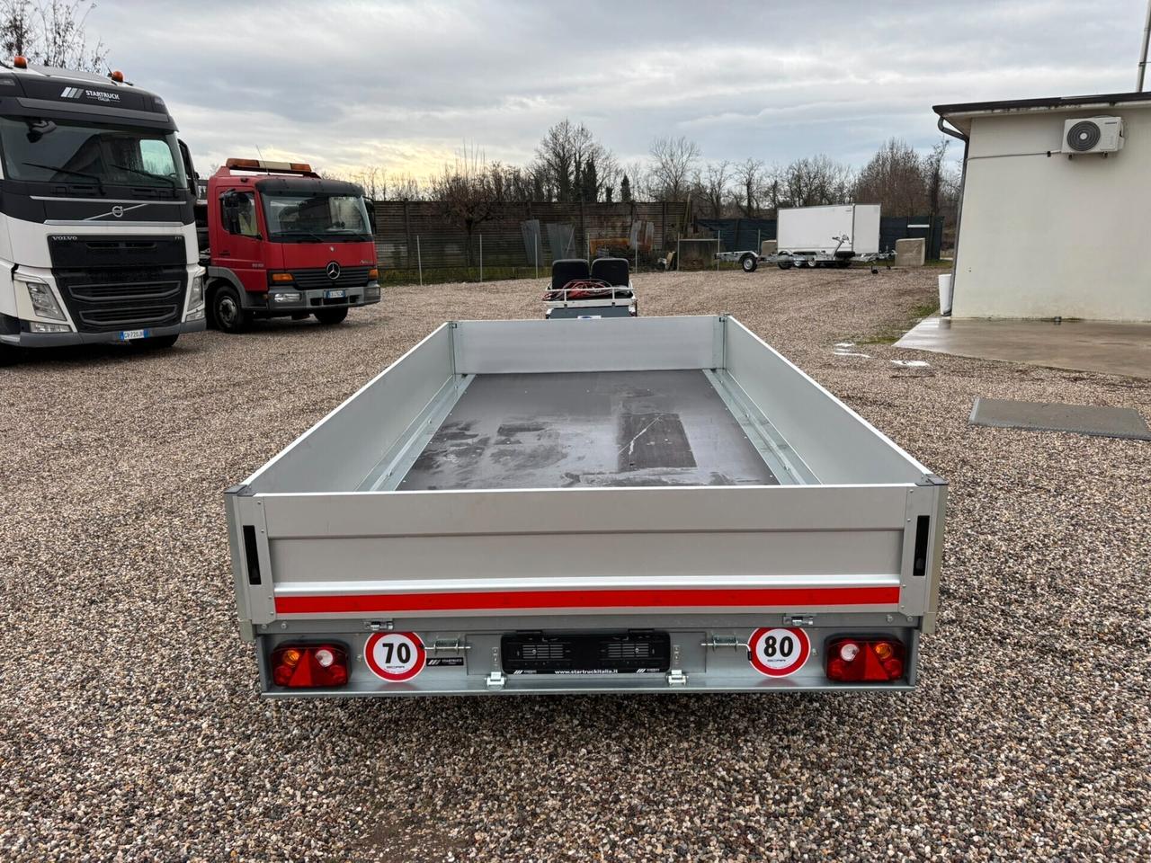 RIMORCHIO COSE CON SPONDE 4X2 2500 KG NUOVO