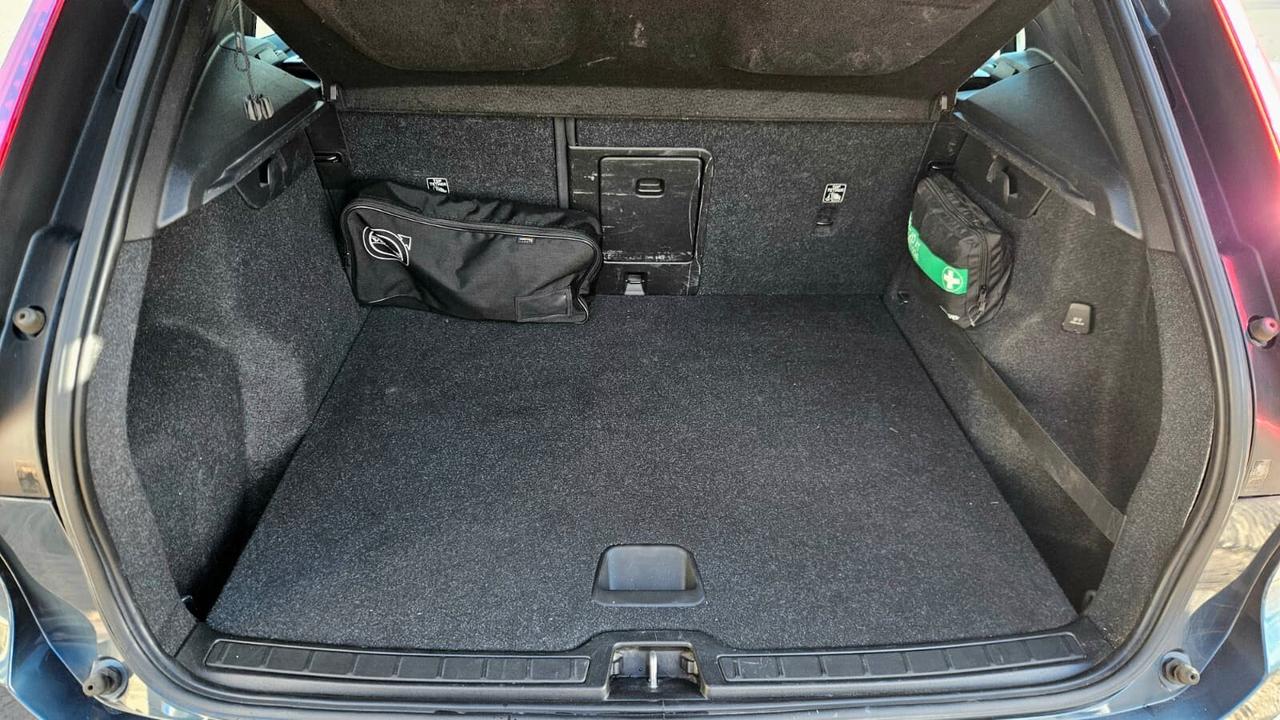 Volvo XC40 D3 AWD Geartronic Momentum