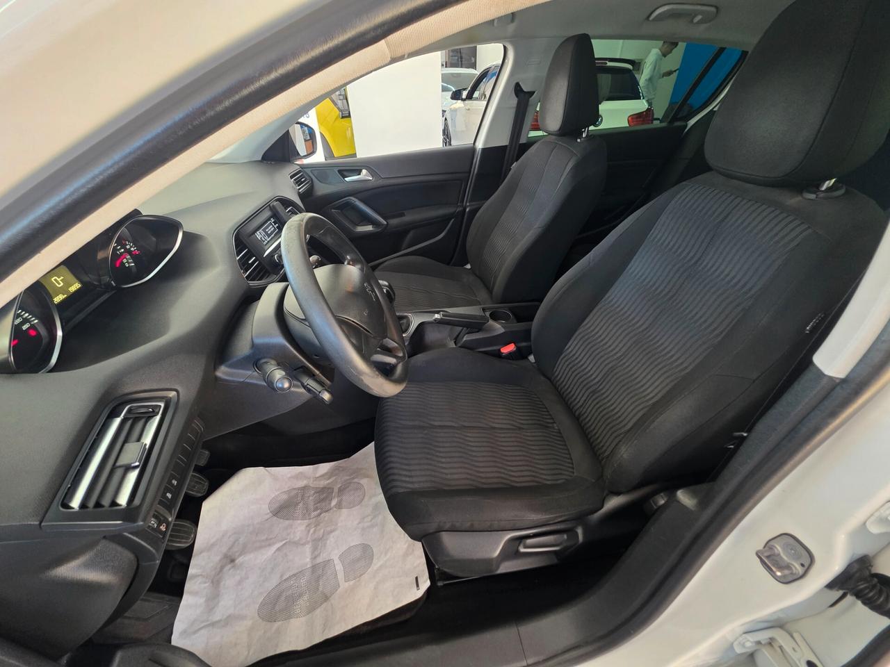 Peugeot 308 1.6hdi 2018 PROMO