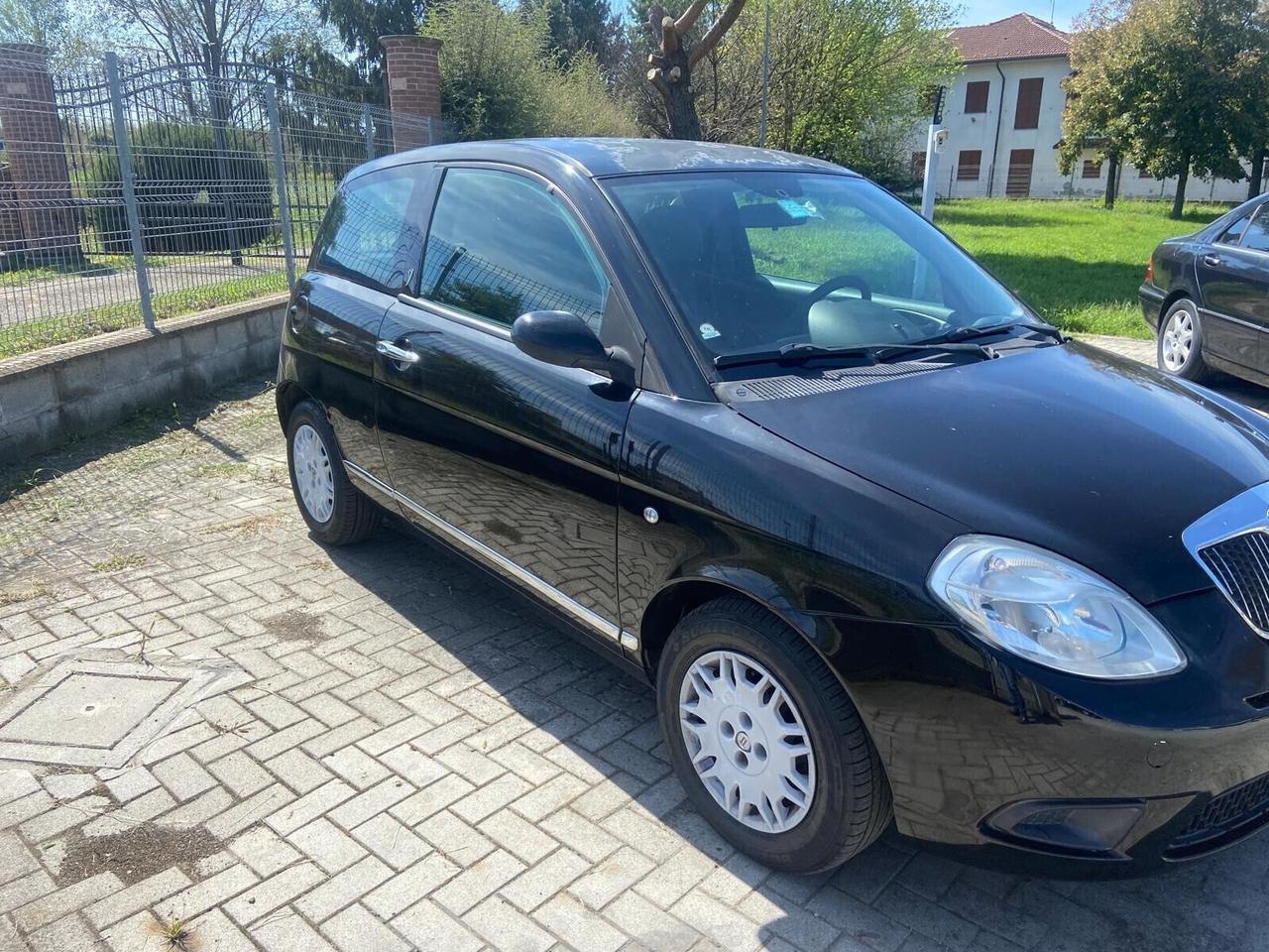 Lancia Ypsilon 1.3 MJT 75 CV Argento Per commercianti