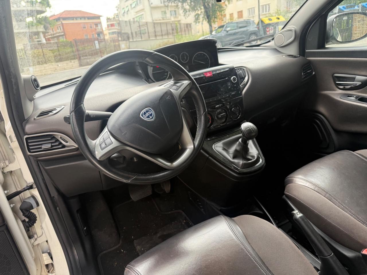 Lancia Ypsilon 0.9 TwinAir 85 CV 5 porte S&S DFN Platinum