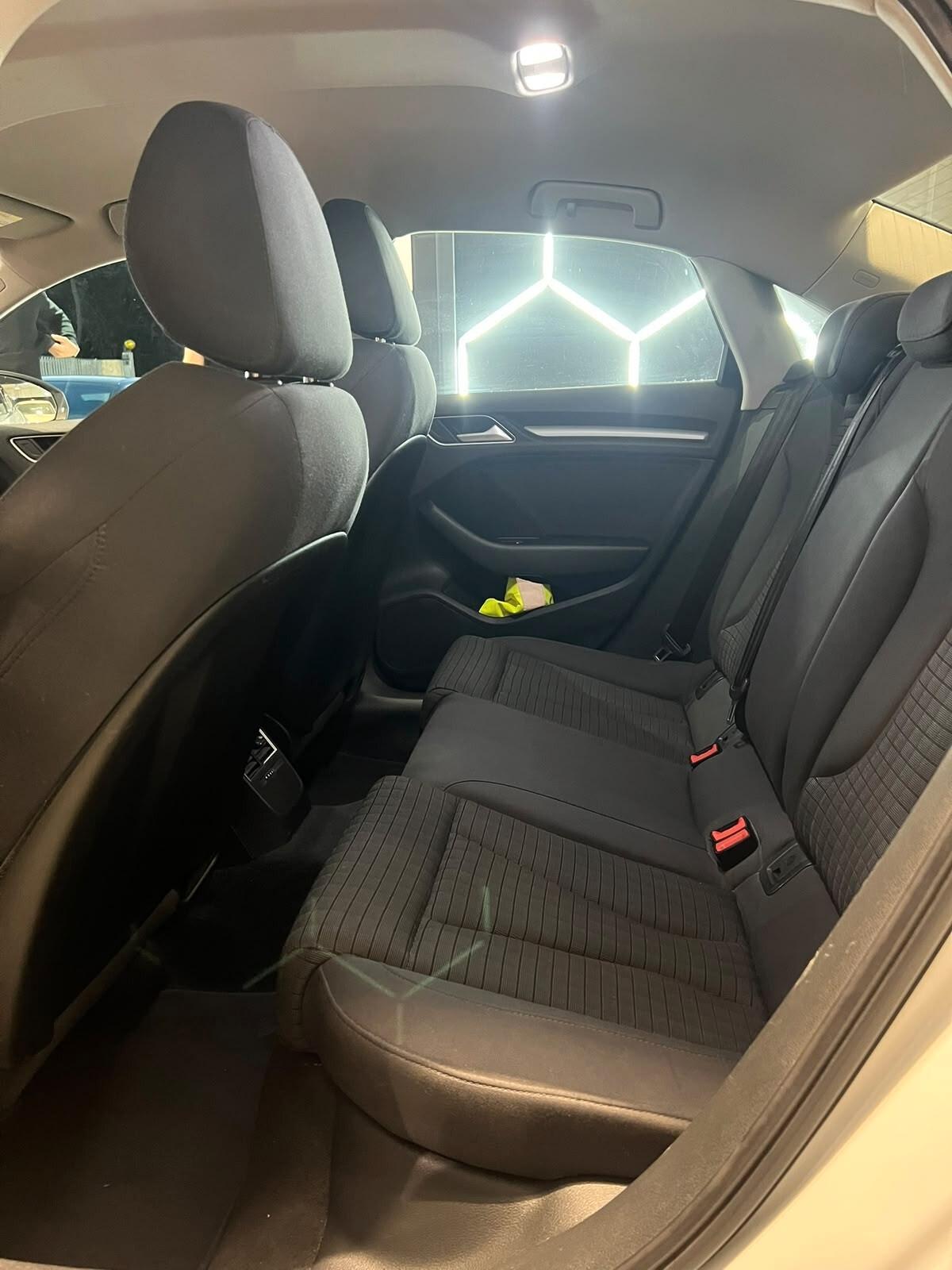 Audi A3 1.6 TDI clean diesel S tronic Ambition