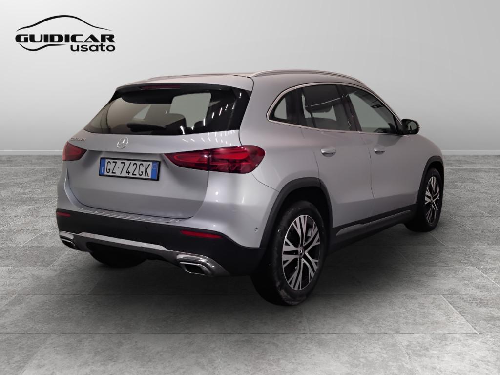 Mercedes-Benz GLA-H247 2023 - GLA 180 d Progressive Advanced auto