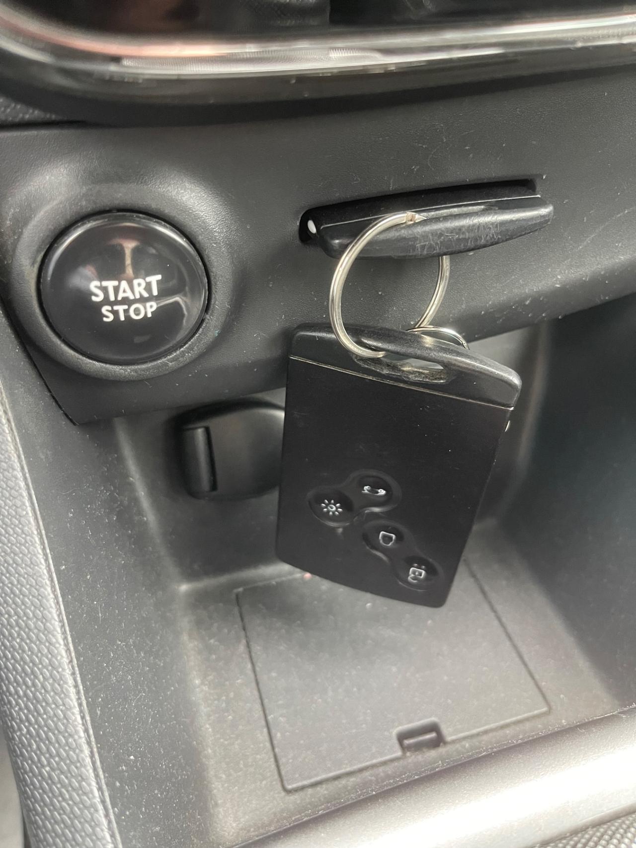 Renault Clio 1.2 75CV GPL 5 porte Costume National