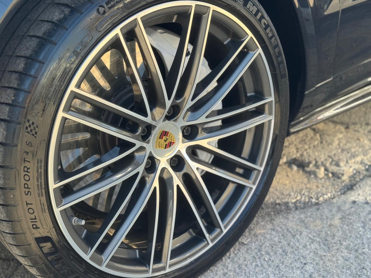 PORSCHE CAYENNE TURBO 4.0 V8 550 CV STRAFULL IVA