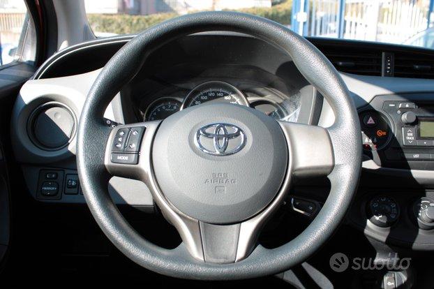 Toyota Yaris 1.0 5p. 69cv x neopatentati active
