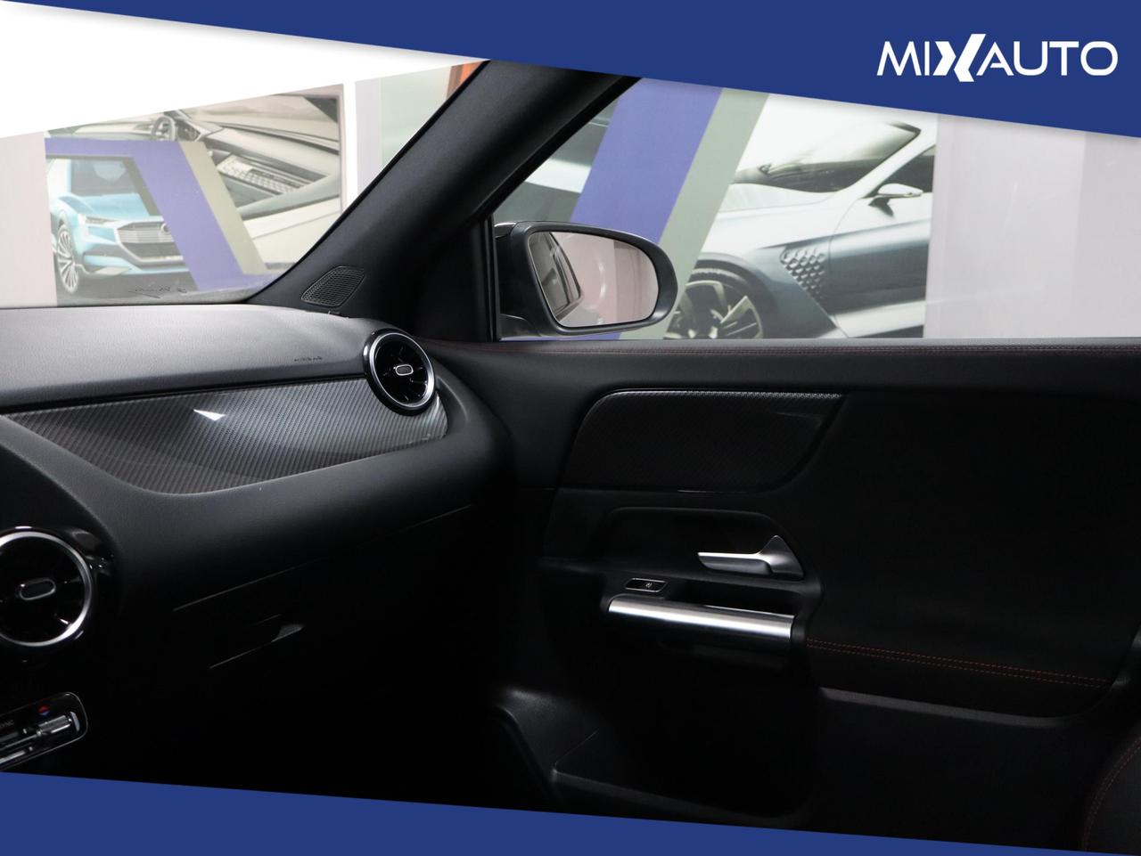 Mercedes-Benz GLA 200 D Premium AUTO