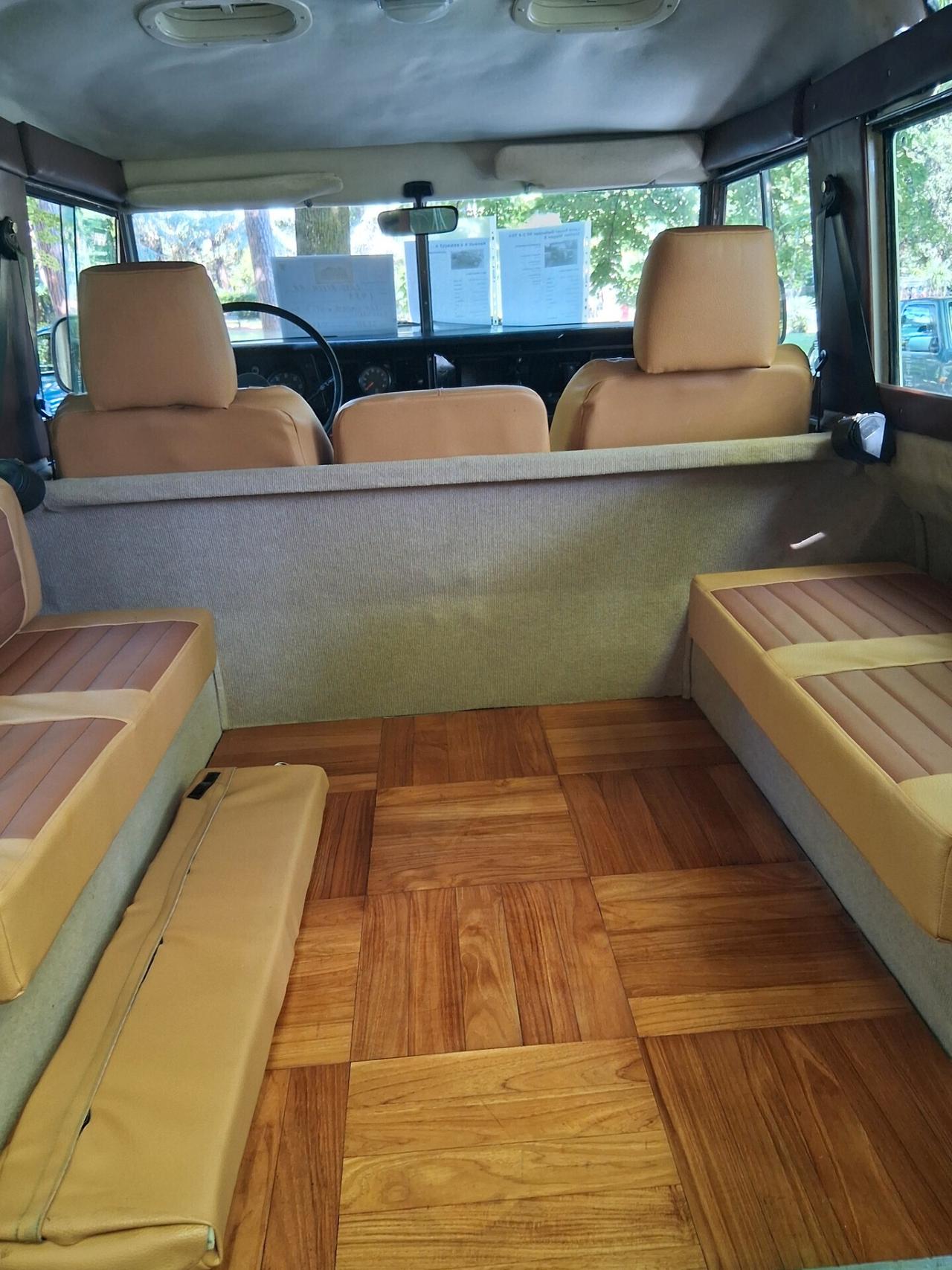 Land Rover Defender 88