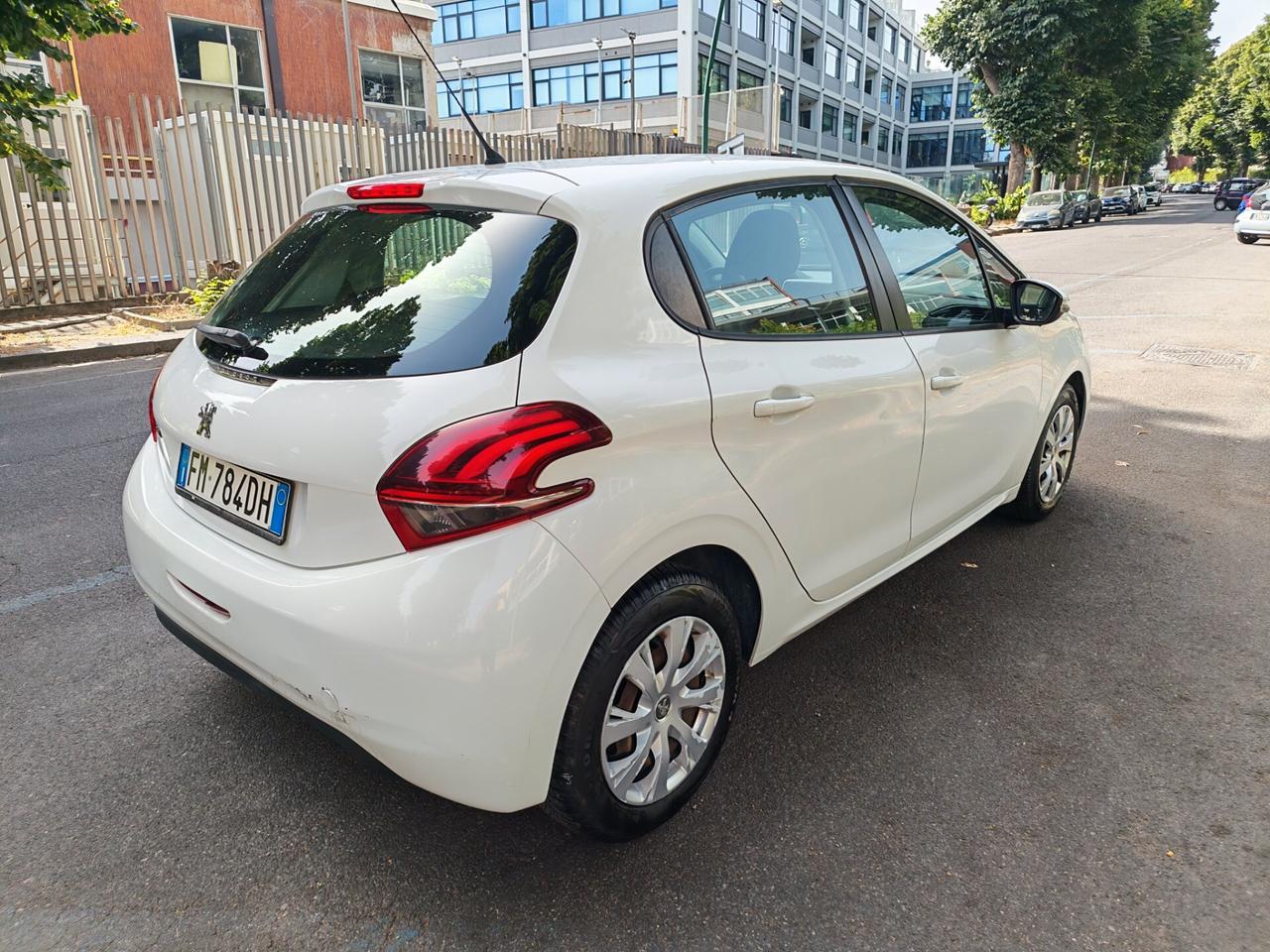 Peugeot 208 BlueHDi 75 5 porte Allure - GARANZIA - IVA ESPOSTA