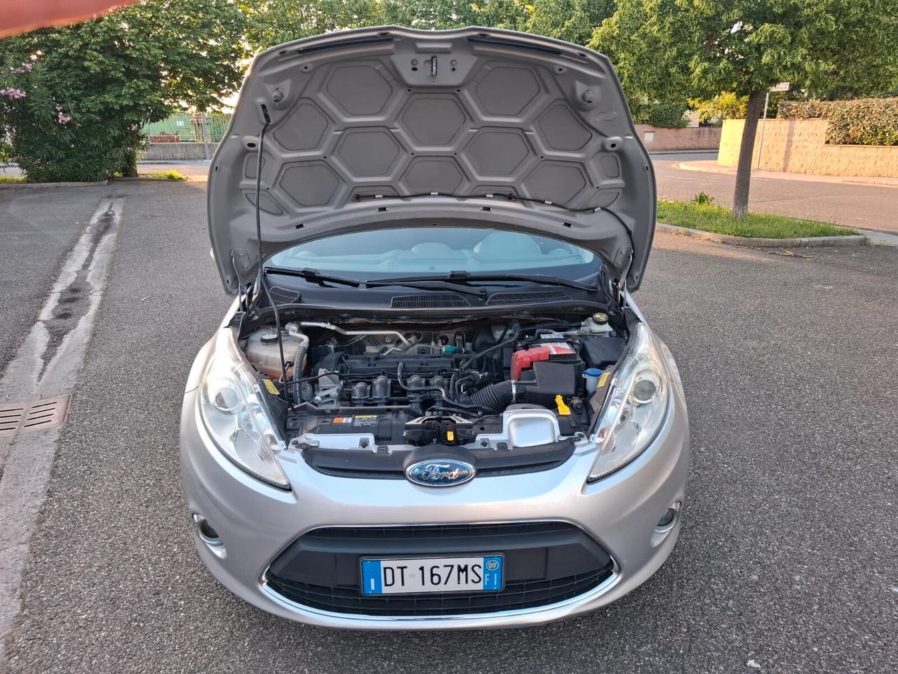 Ford Fiesta 1.2 5 porte SOLAMENTE 60.000 KM