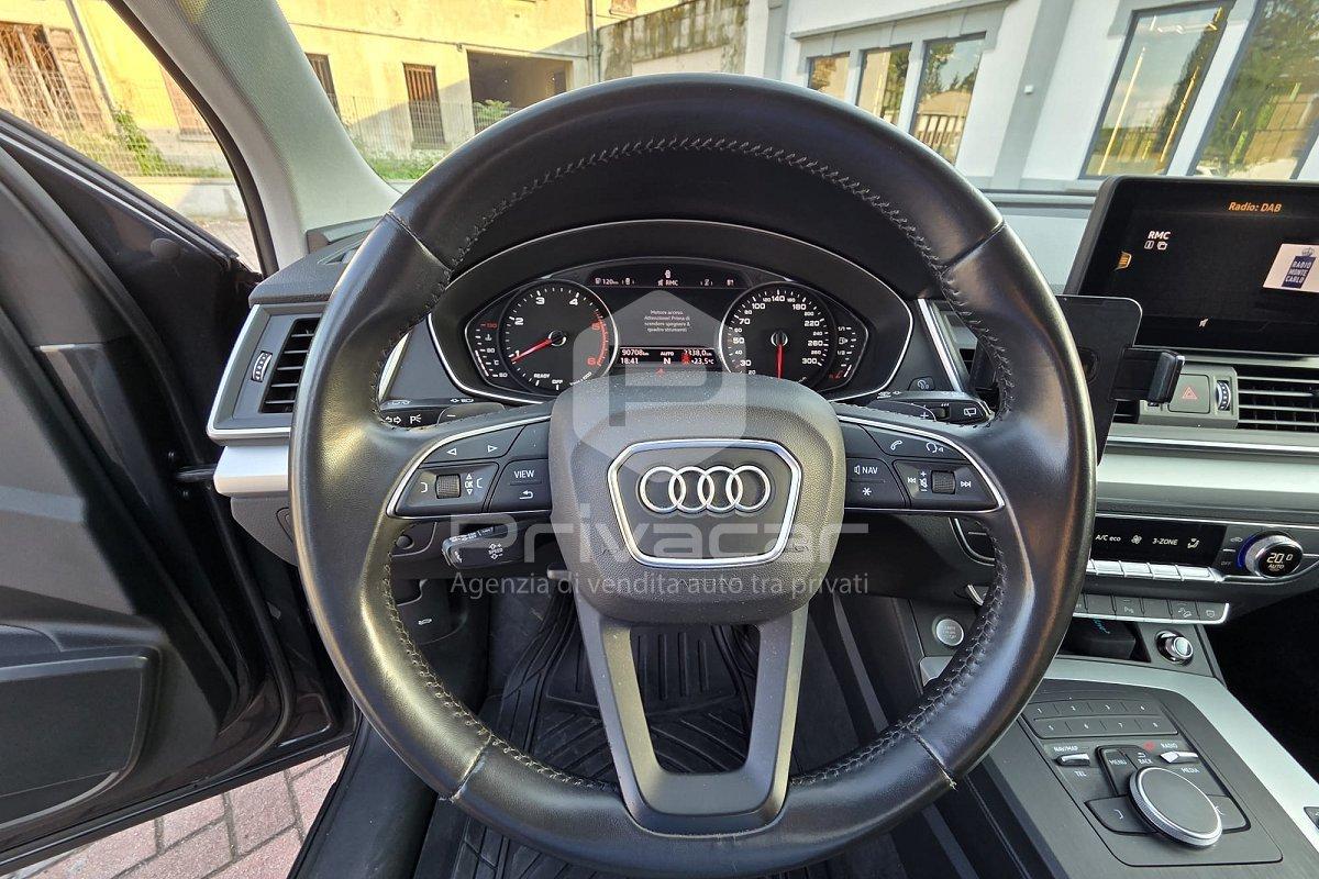 AUDI Q5 40 TDI quattro S tronic Business