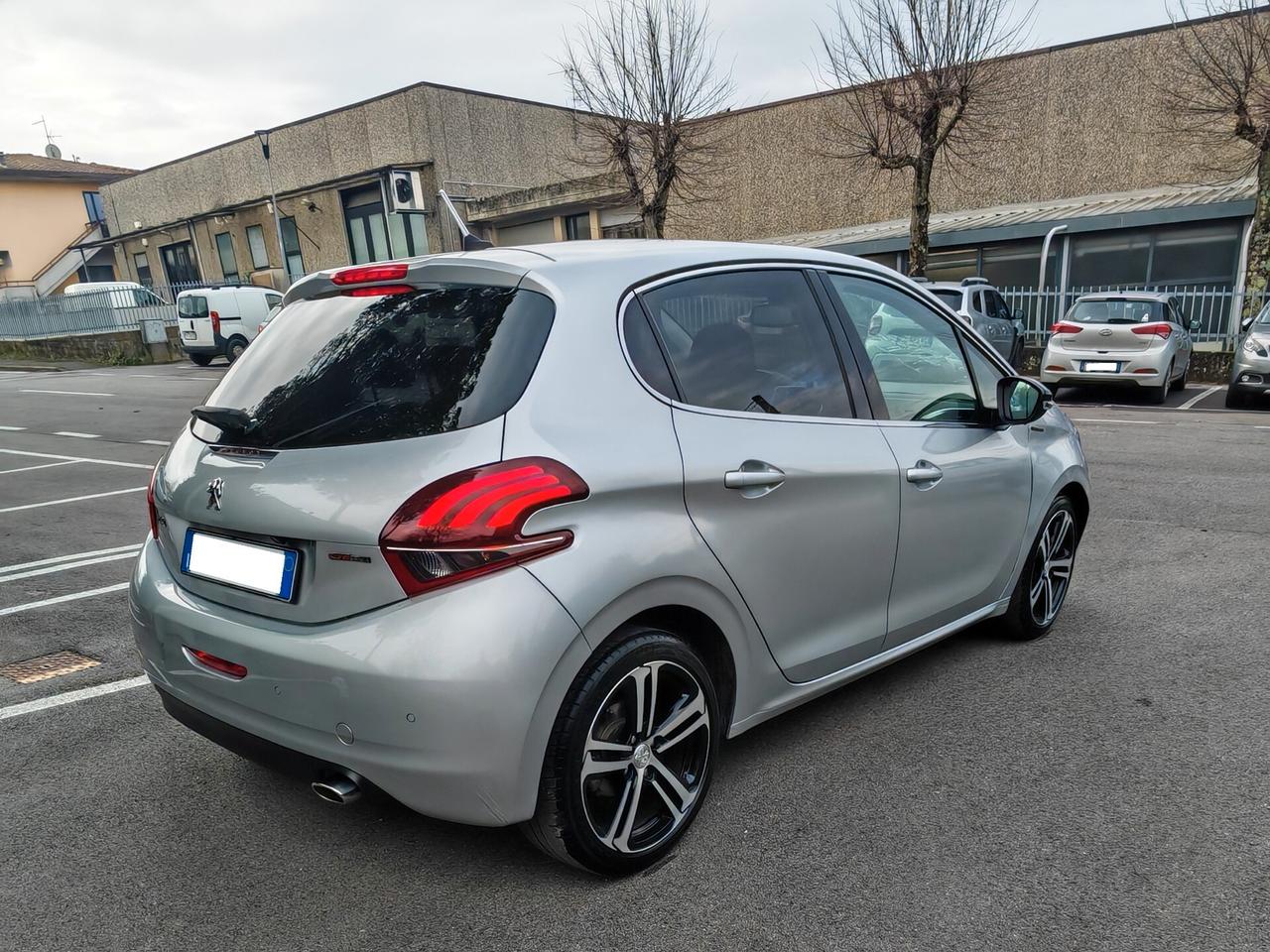 Peugeot 208 BlueHDi 5 porte GT Line Incidentata/Sinistrata