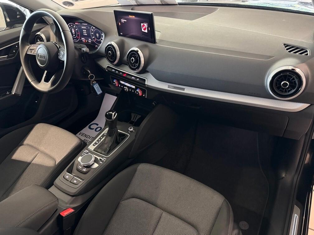 Audi Q2 35 1.5 tfsi Advanced s-tronic Led App conn Cam Pano 17"