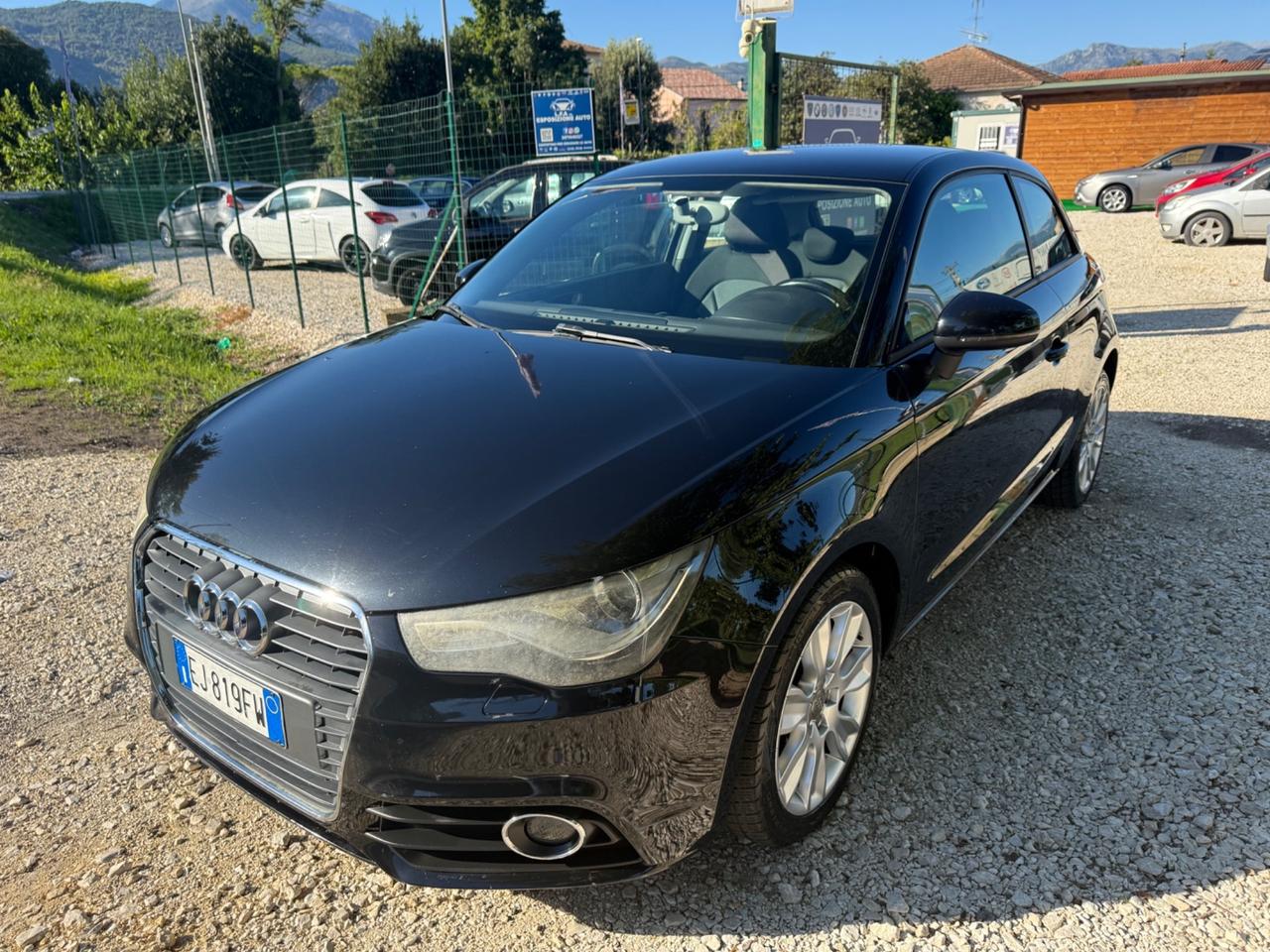 Audi A1 1.6 TDI 105 CV Attraction con GANCIO TRAINO A SCOMPARSA