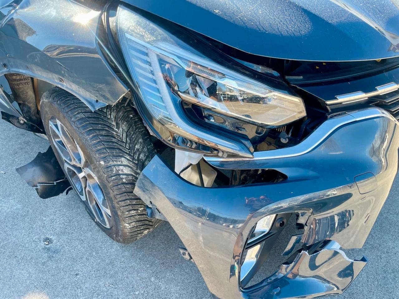 Renault Captur TCe 100 CV GPL Techno ***VEICOLO SINISTRATO **** VA IN MOTO