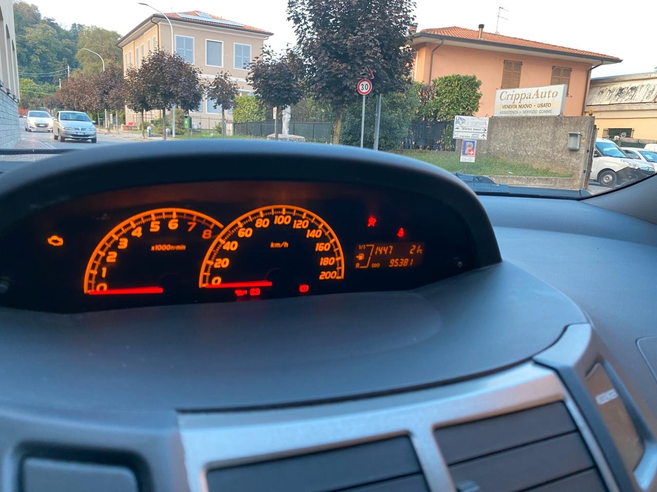 Toyota Yaris 1.0 5 Porte Sol