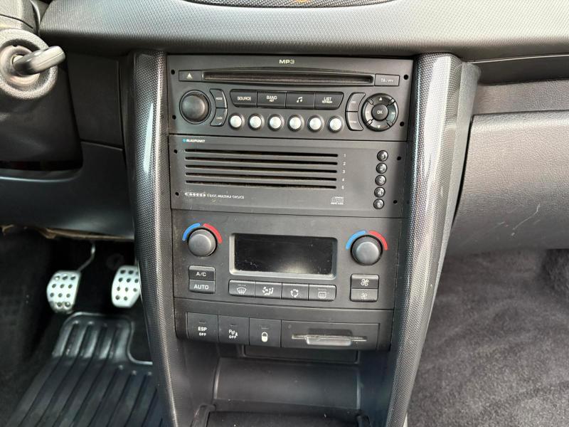 Peugeot 207 3 Porte 1.6 DIESEL 110 CV ADATTA NEOPATENTATI