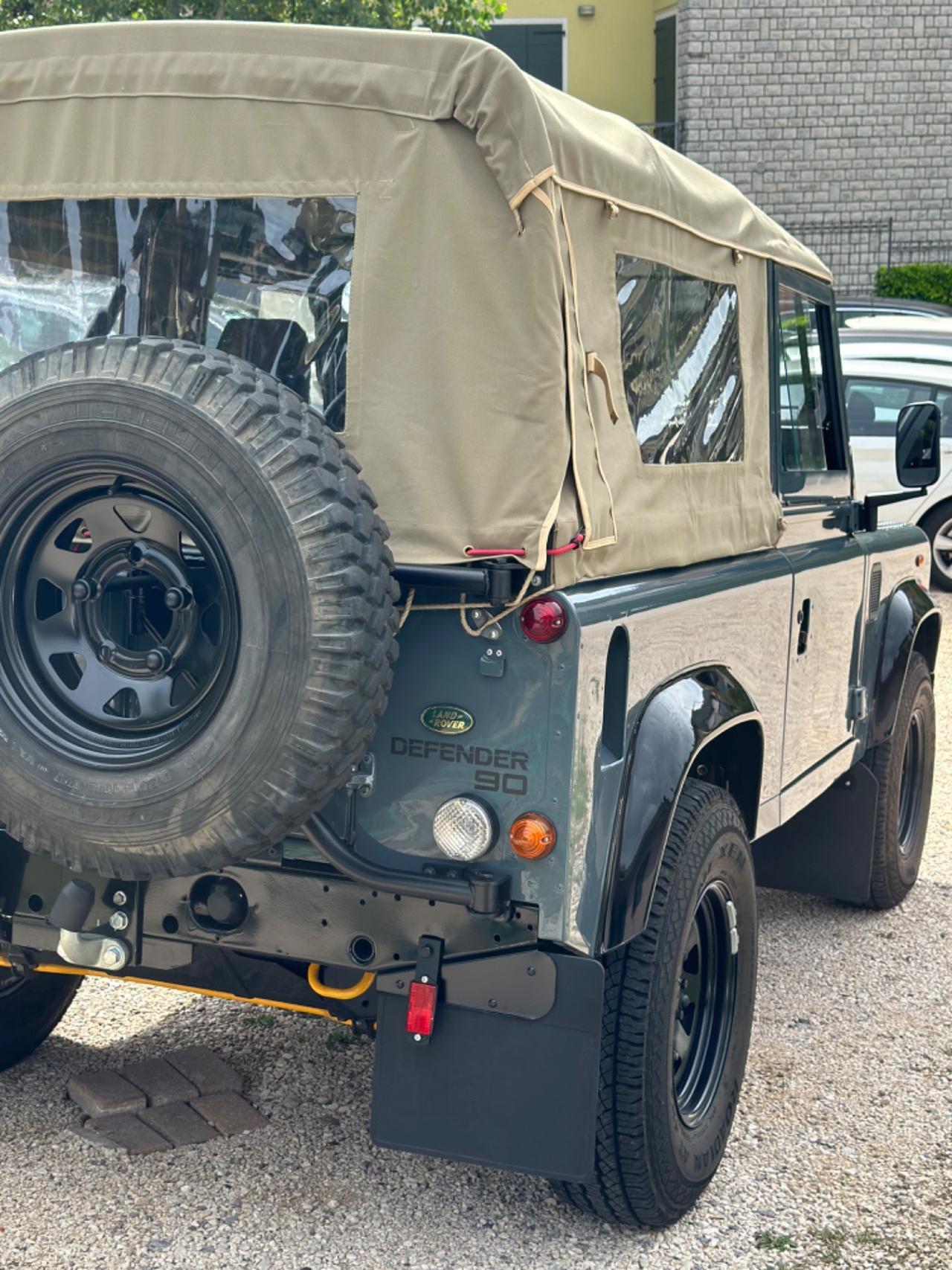 Land Rover DEFENDER 90 2.5 TD300 EX UN SOFT-TOP