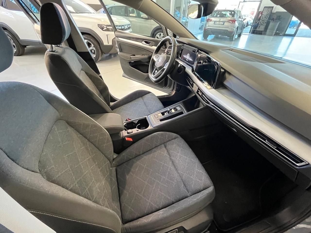 Volkswagen Golf 1.5 eTSI 130 CV EVO ACT DSG Life PACK LUCI INTERNO