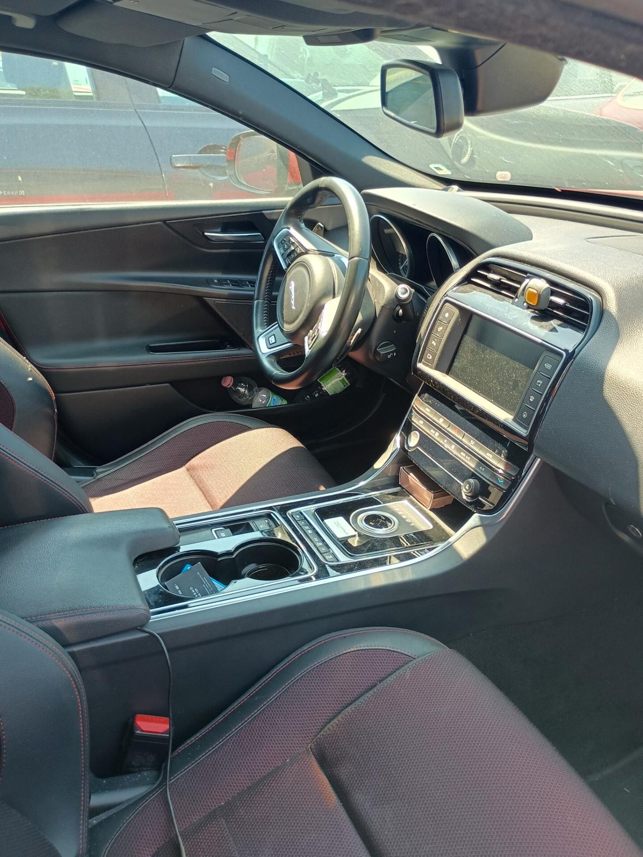 Jaguar XE 2.0 D Turbo aut. Prestige