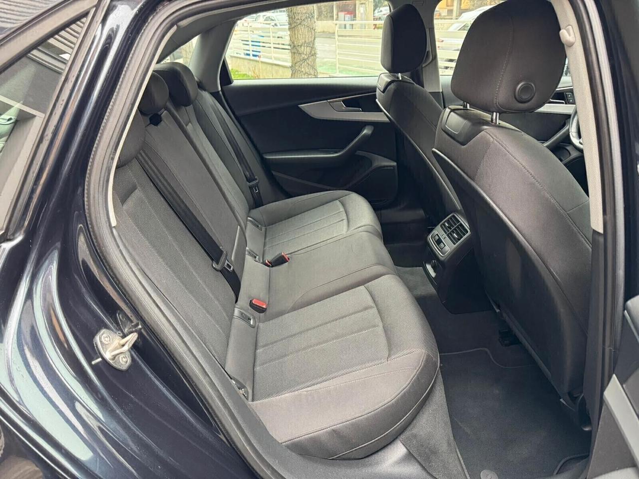 AUDI A4 2.0 TDI 122 CV BUSINESS UNIP ZERO ANTICIPO