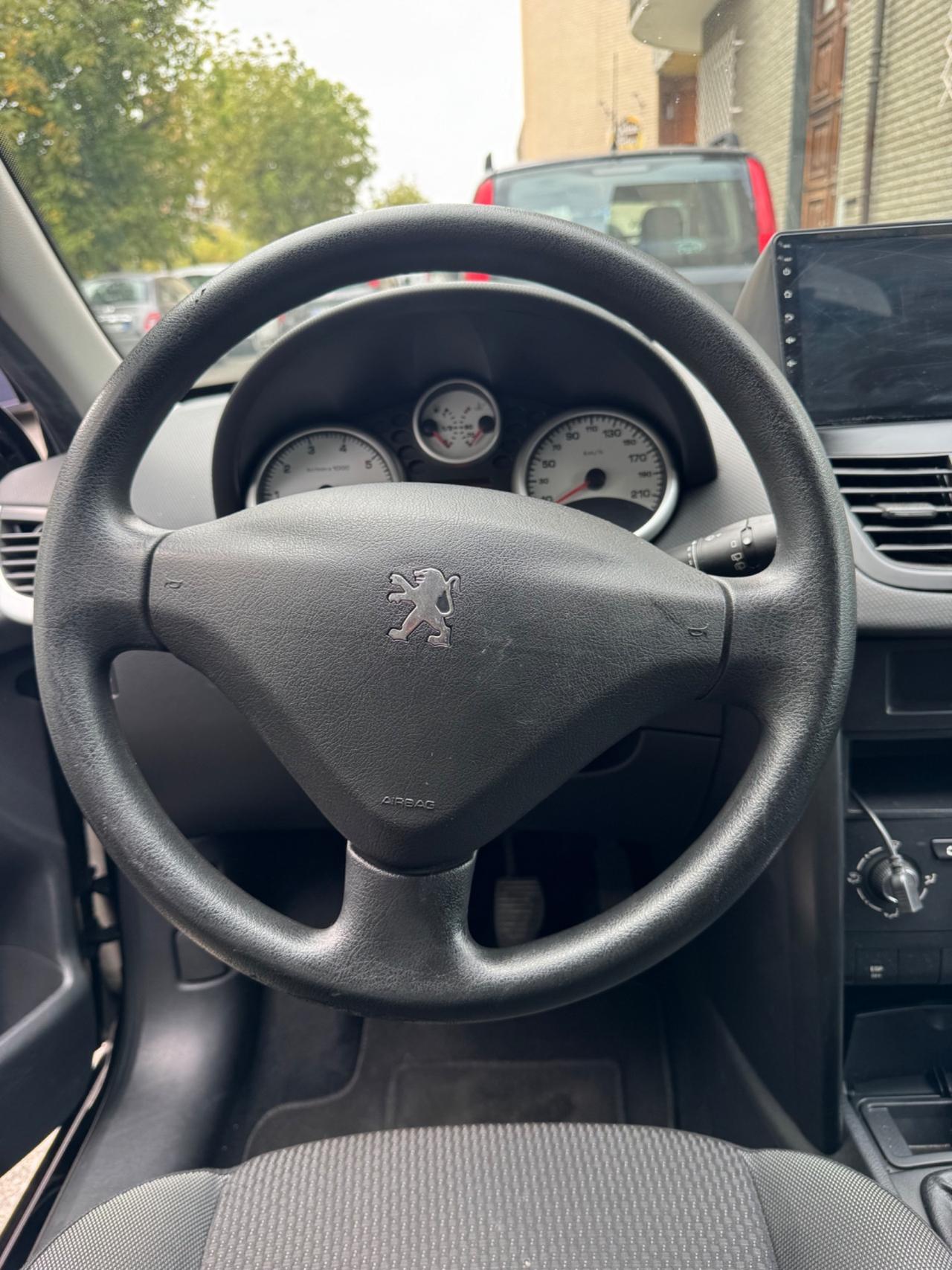 Peugeot 207 1.4 75CV 5porte X Line