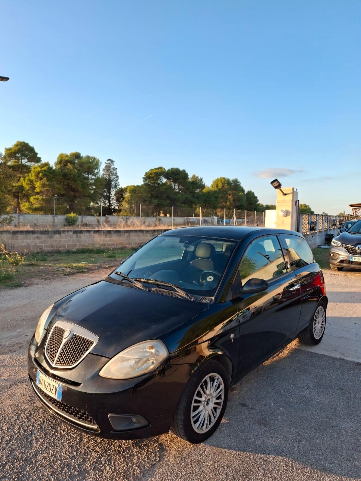 Lancia Ypsilon 1.4 Platino Ecochic GPL
