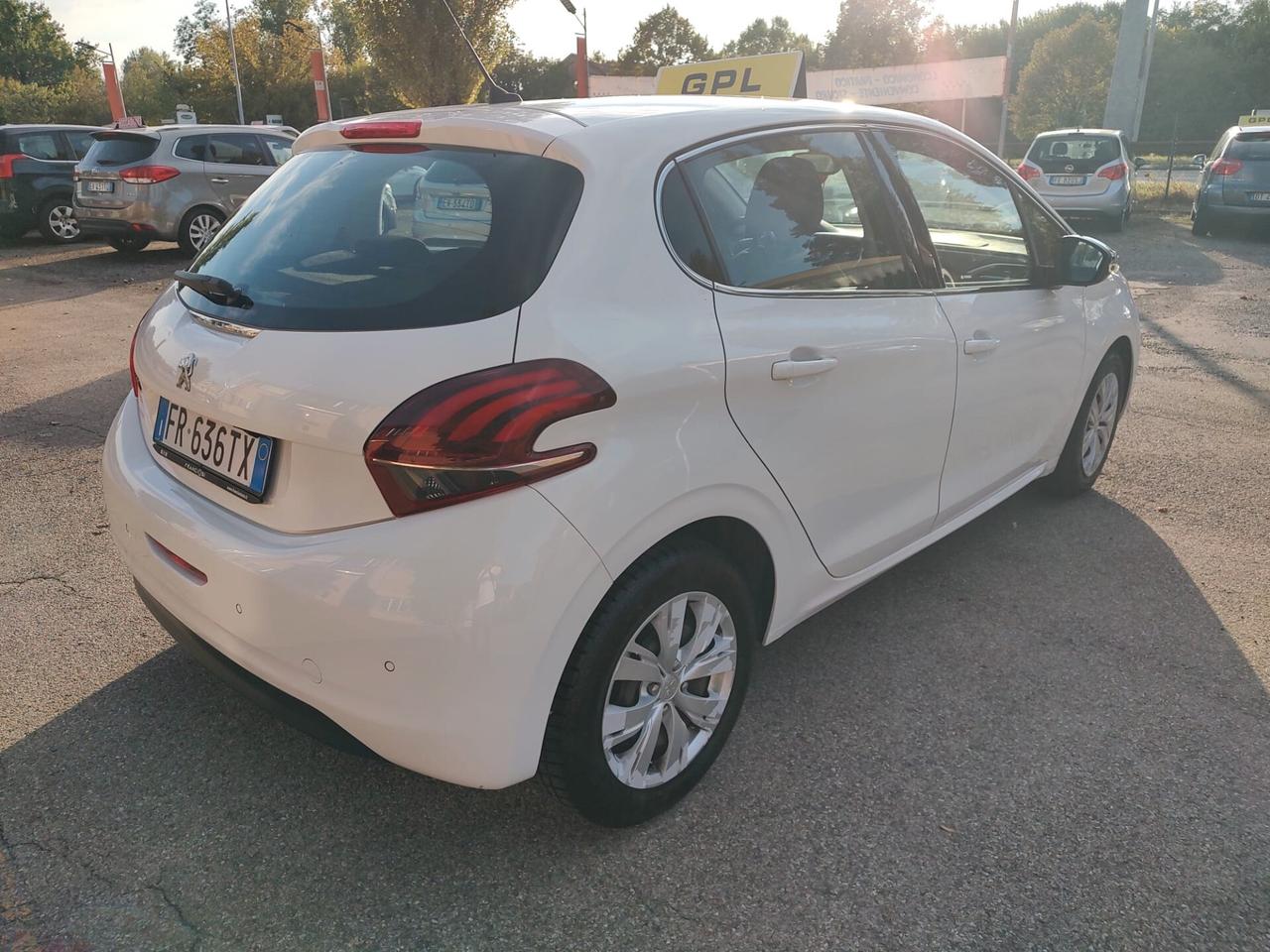 Peugeot 208 PureTech 82 5p. GPL Allure, BENZINA\GPL, OK NEOPATENTATI, GARANZIA L.12 MESI