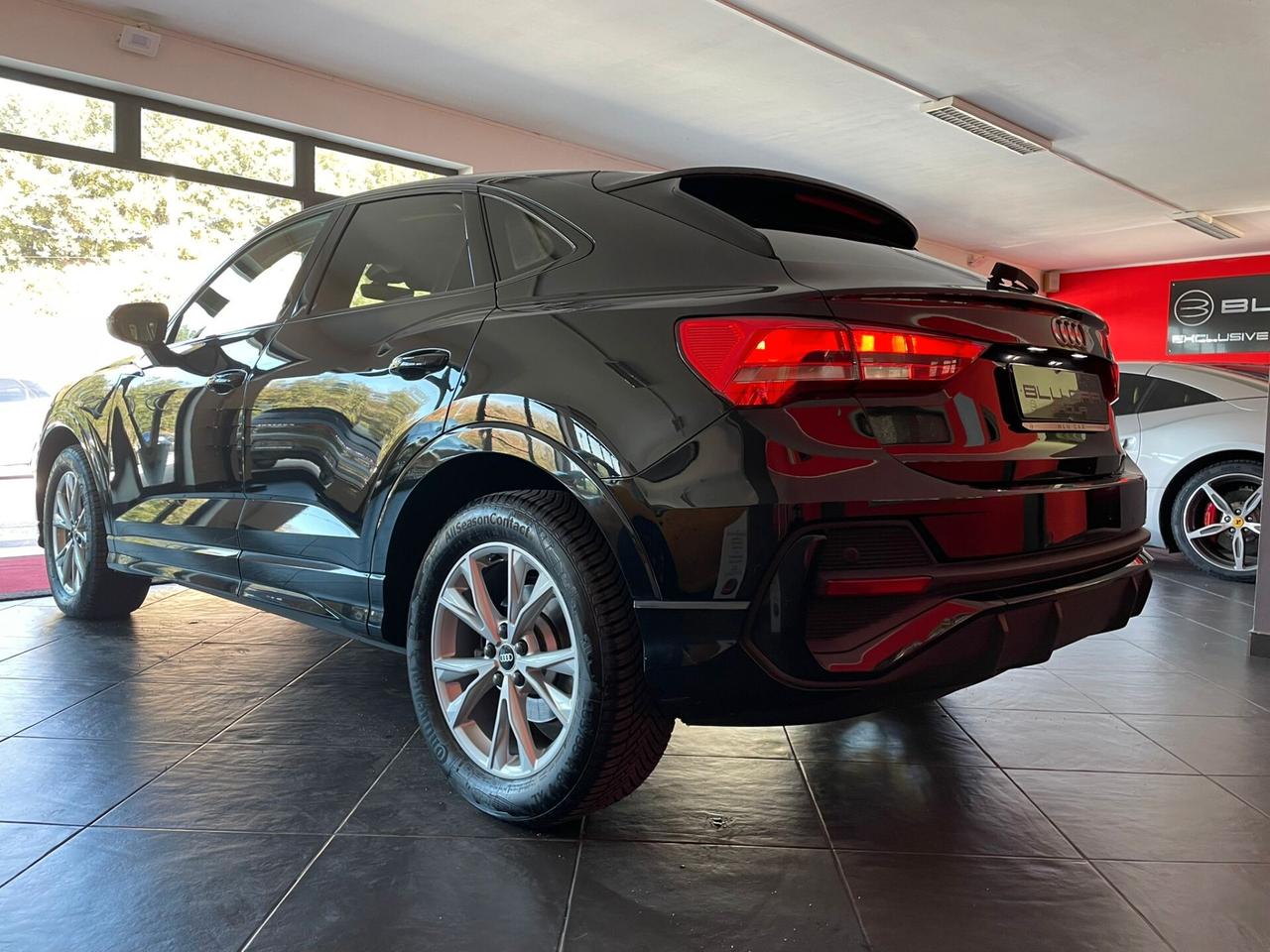 AUDI Q3 SPTB 35 2.0Tdi IDENTITY BLACK S-TRONIC