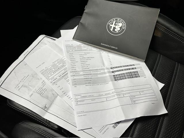 Alfa Romeo Giulia 2.2 Turbodiesel 210 CV AT8 AWD Q4 Veloce