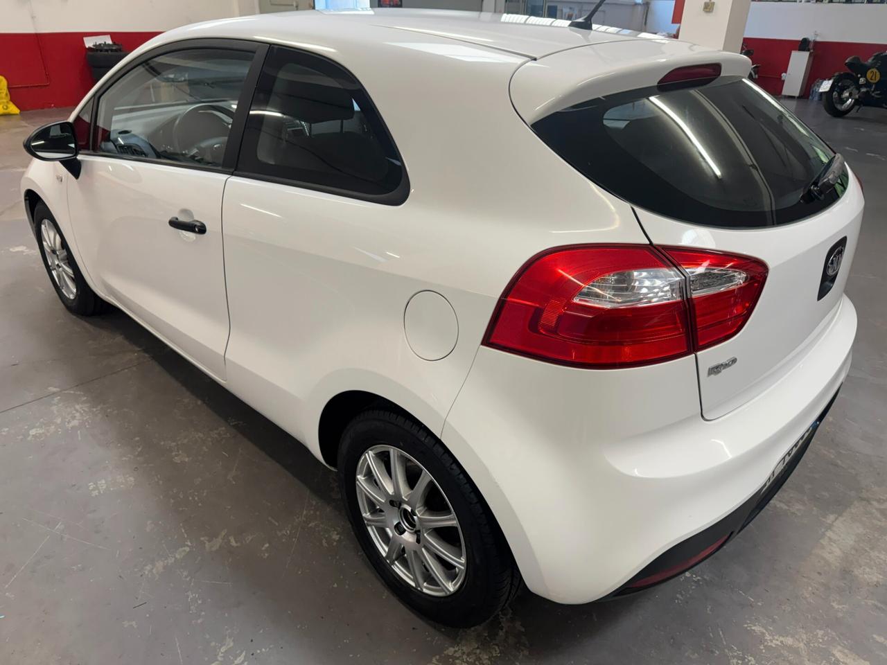 Kia Rio 1.2 CVVT 3p. LX
