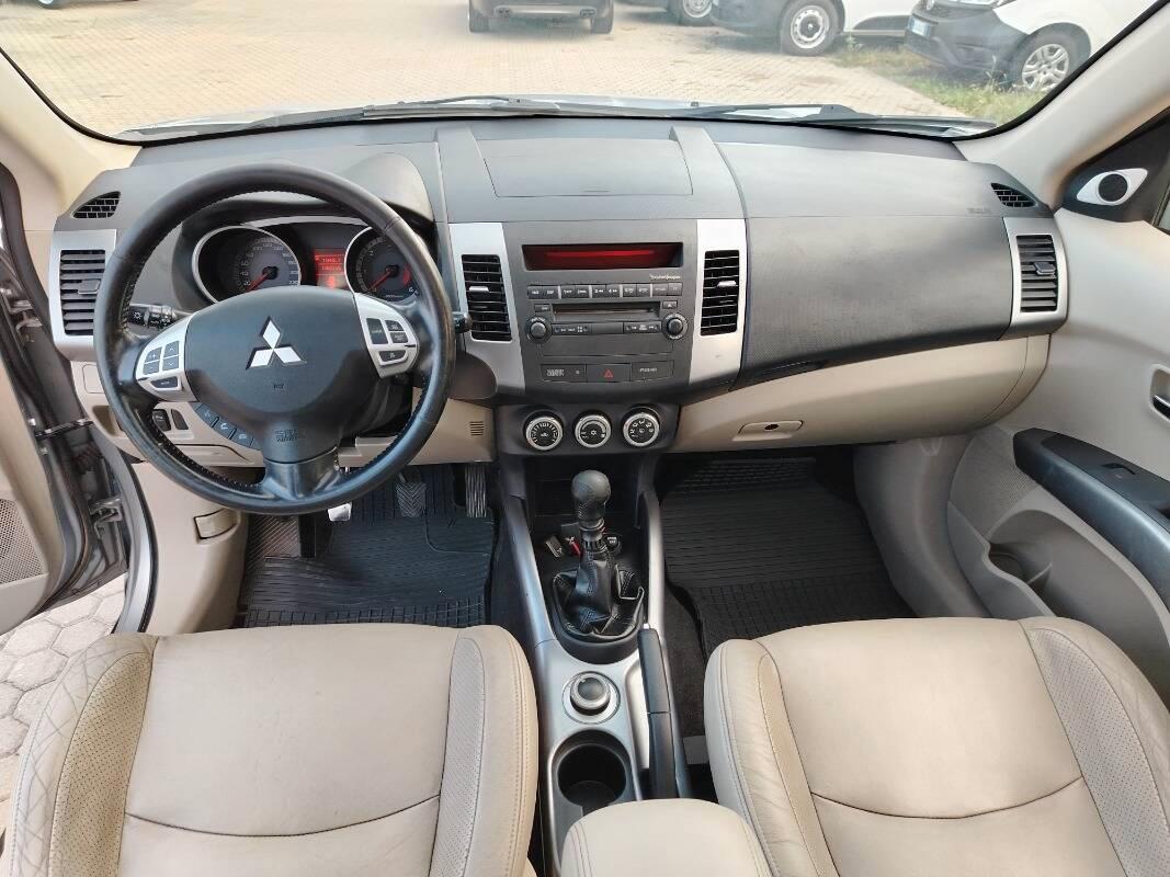 Mitsubishi Outlander II 2007 2.0 di-d Instyle 7p.ti dpf