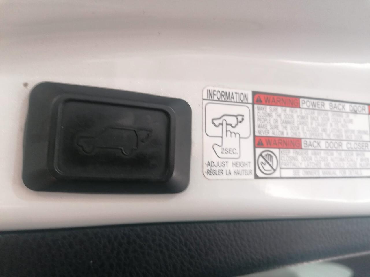 Toyota RAV 4 RAV4 2.2 D-CAT A/T 4WD Lounge White Ed.