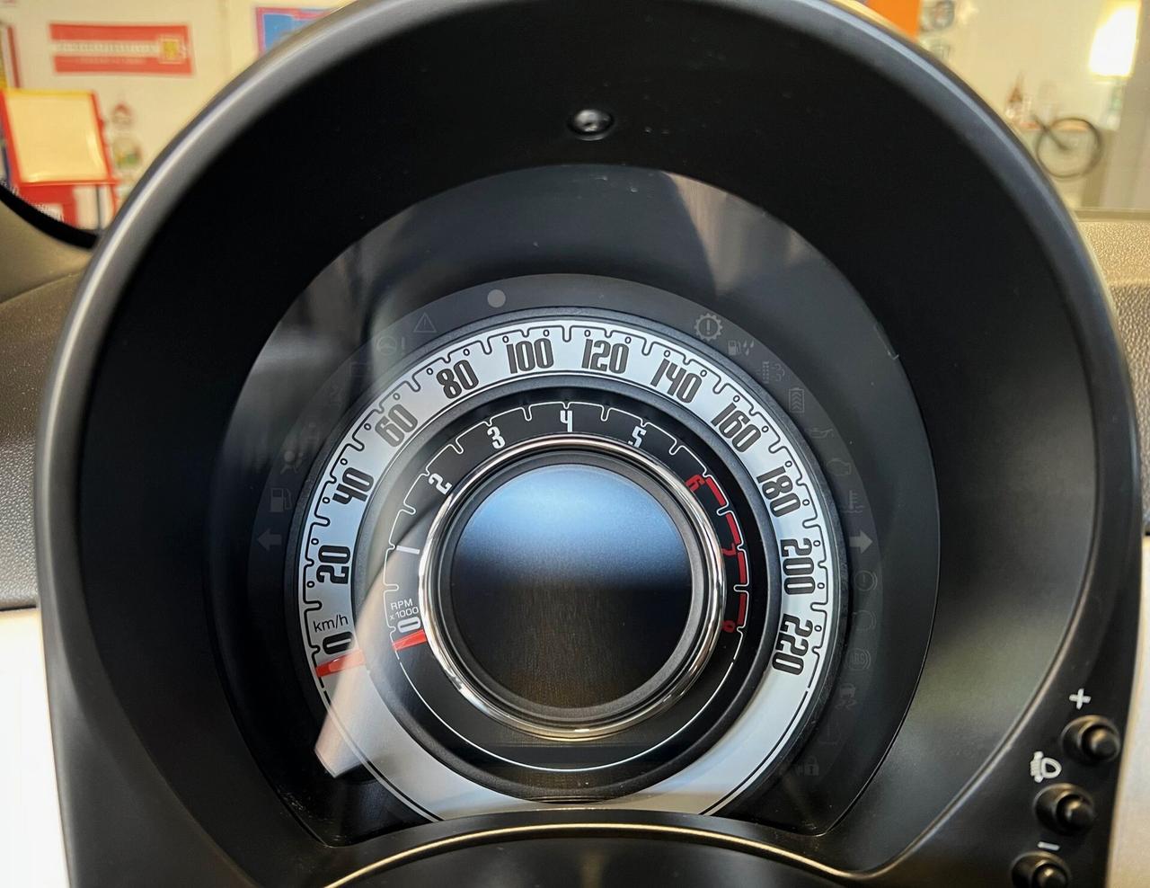 Fiat 500 C 1.0 Hybrid Hey Google