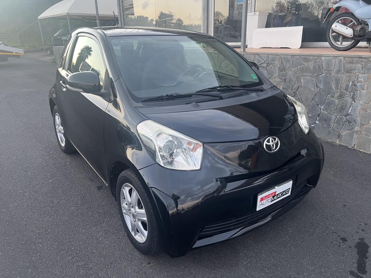 toyota iq automatica colore nera benzina come nuov