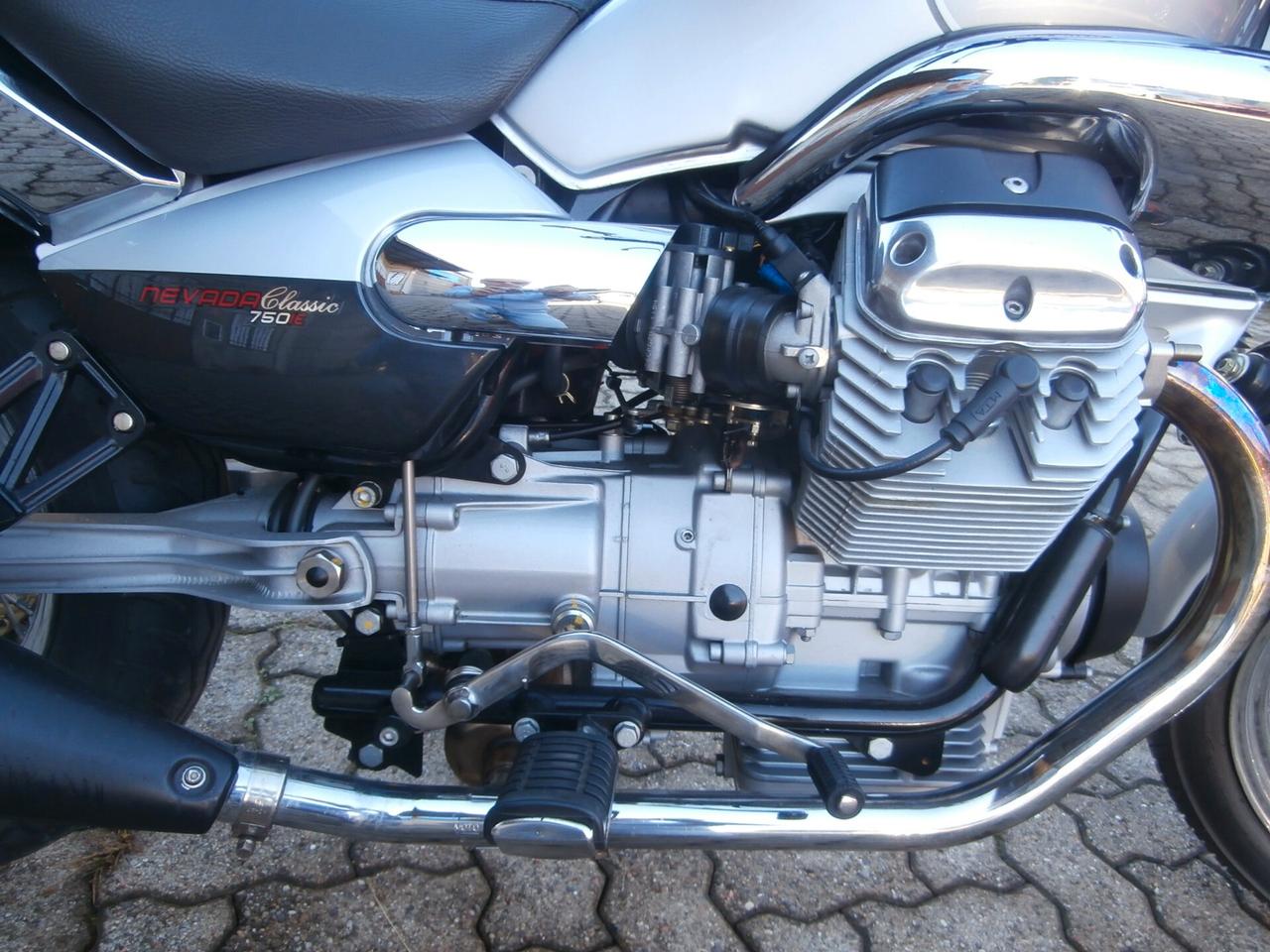 Moto Guzzi Nevada 750 del 2005 compreso trapasso, tagliando, garanzia