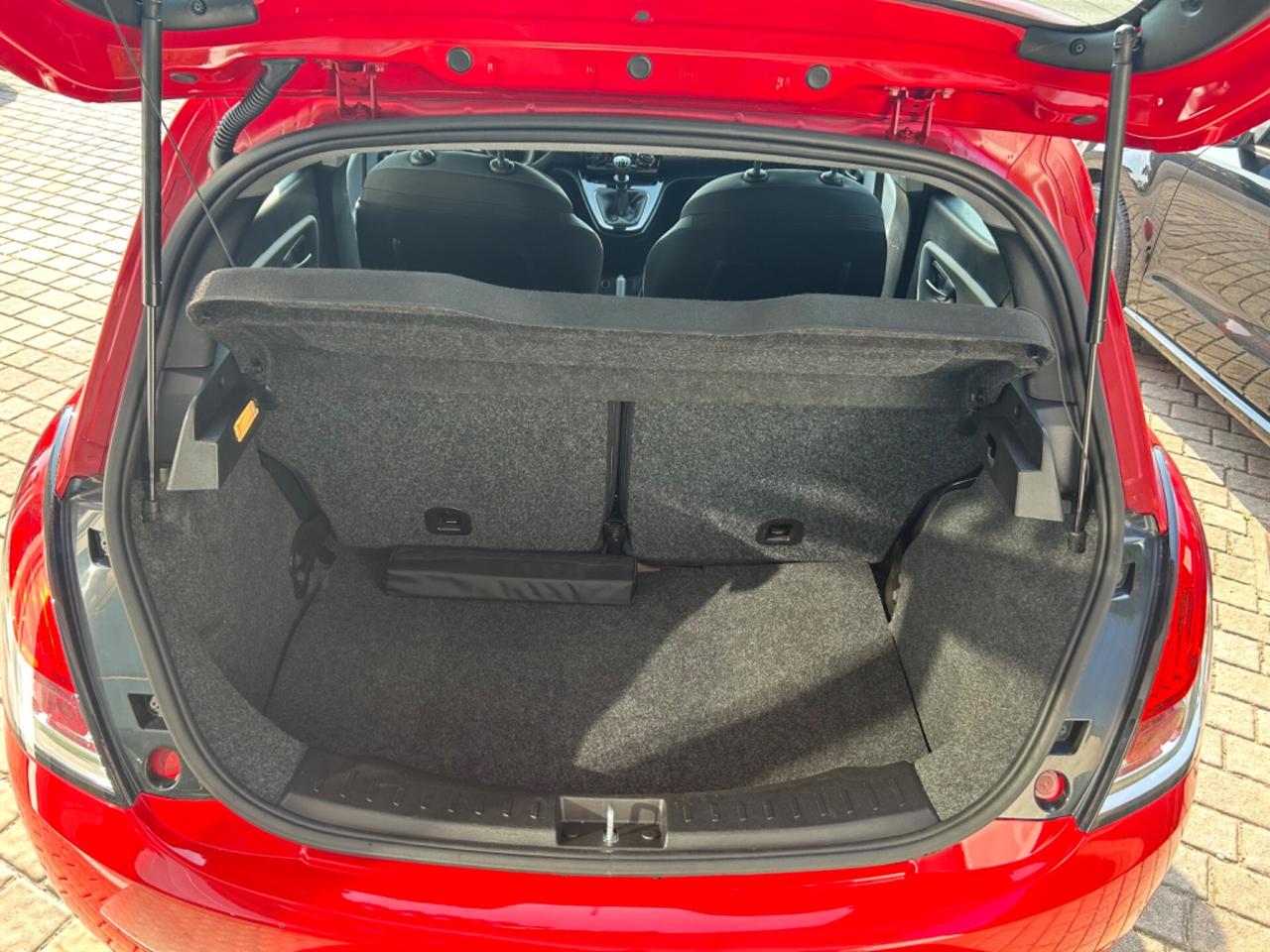 Lancia Ypsilon 1.2 69 CV 5 porte Platinum