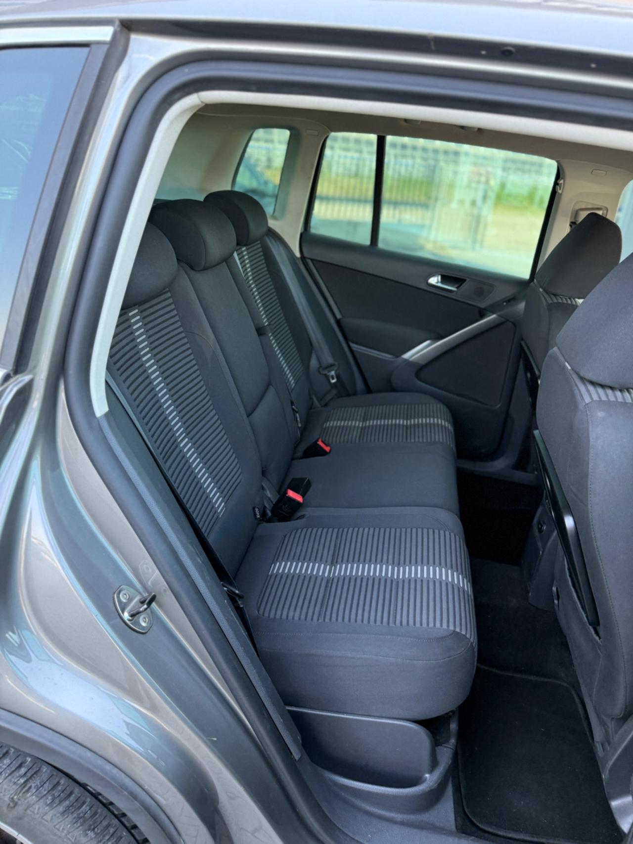 Volkswagen Tiguan 2.0 TDI DPF 4MOTION DSG Sport & Style