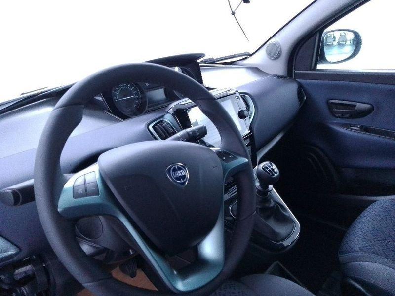 Lancia Ypsilon 1.0 firefly hybrid Gold s&s 70cv