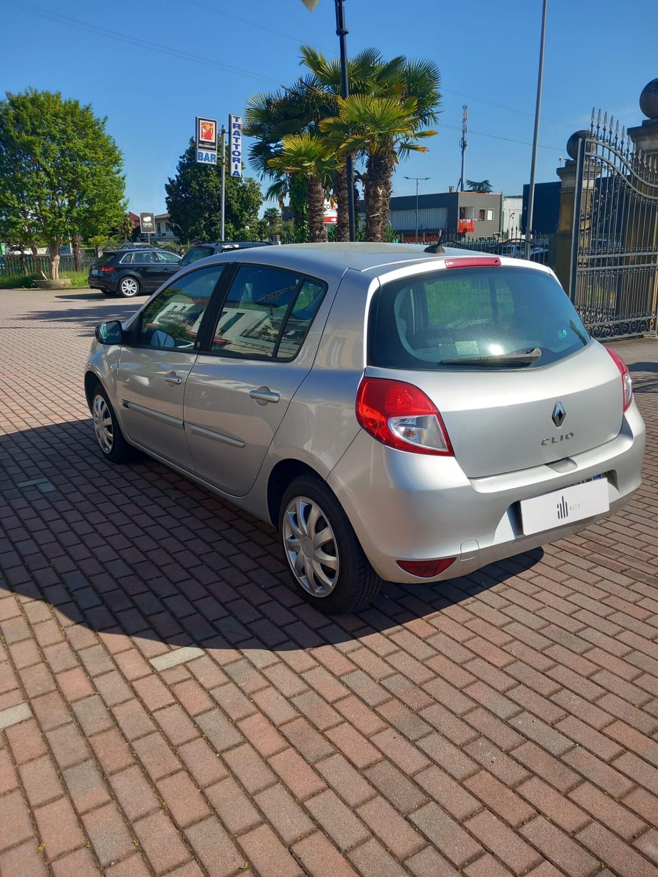 Renault Clio 1.2 16V 5 porte Confort