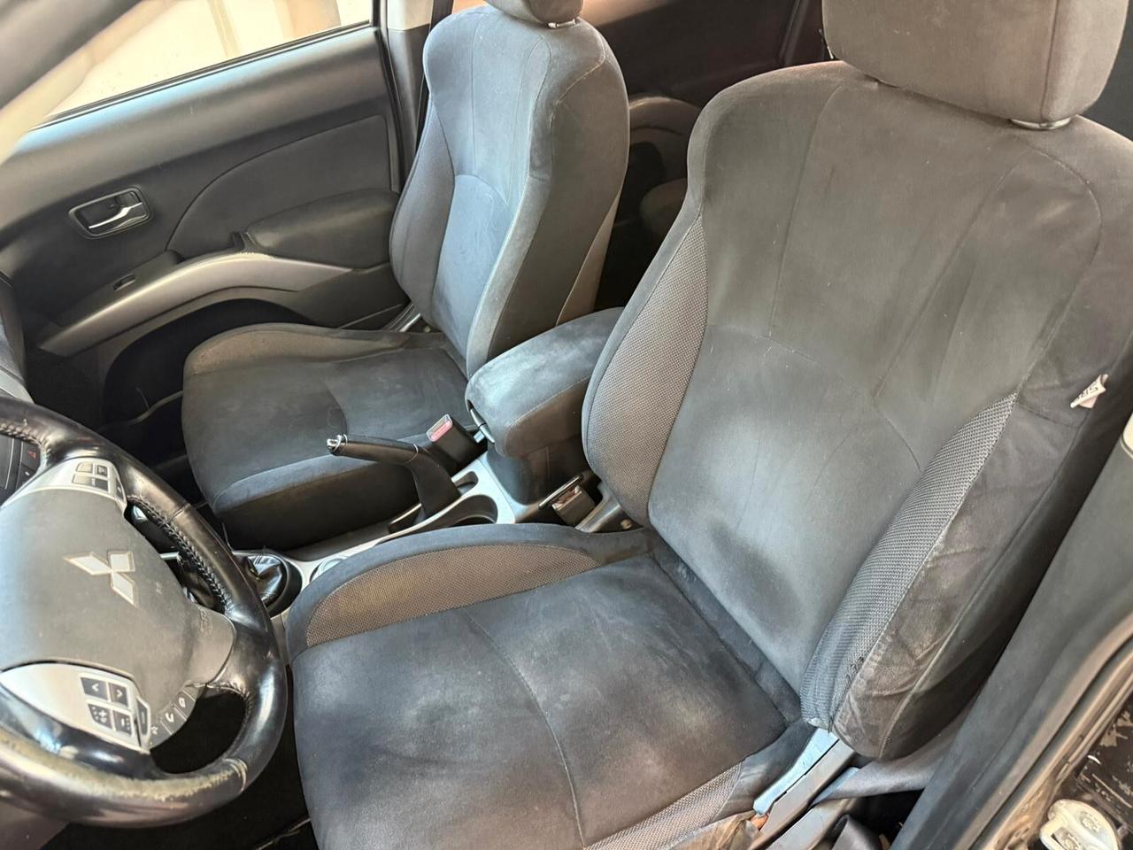 Mitsubishi Outlander 2.0 DI-D Invite DPF