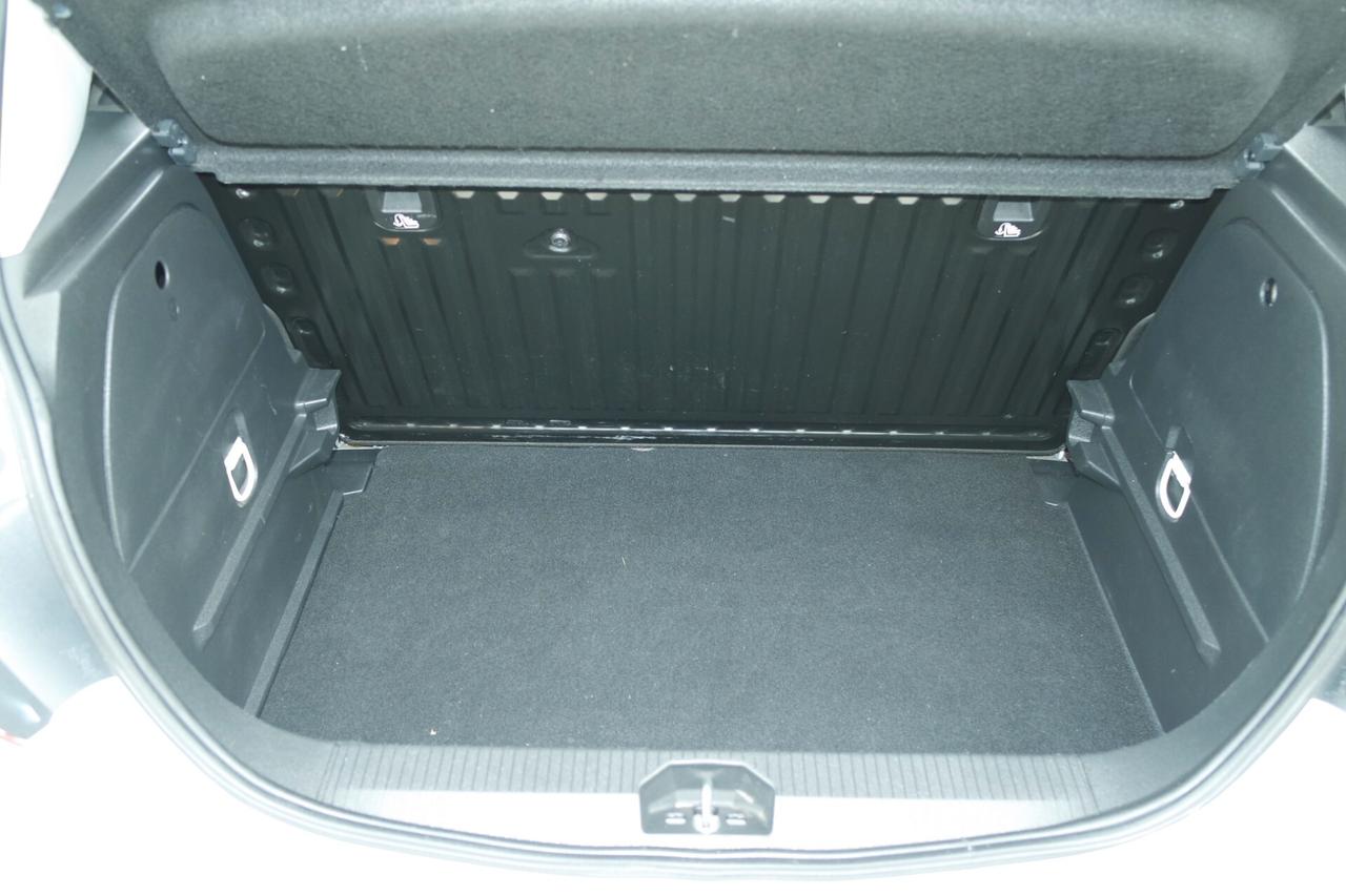 Opel Corsa 1.4 90CV GPL Tech 5 porte 120 Anniversary