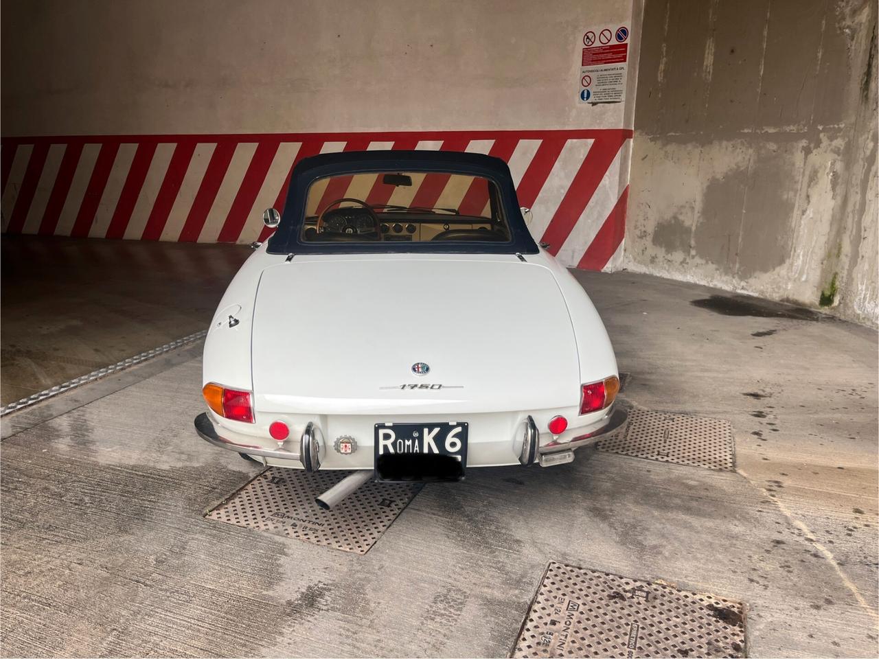 Alfa Romeo Spider 1750 Osso di seppia